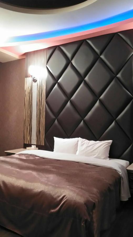 Michelle Motel Taichung Extérieur photo