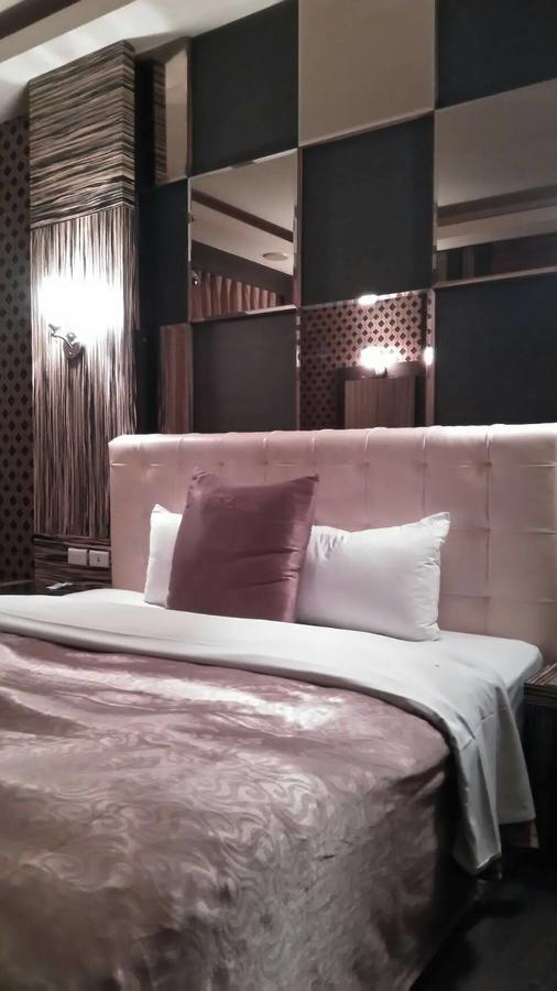 Michelle Motel Taichung Extérieur photo